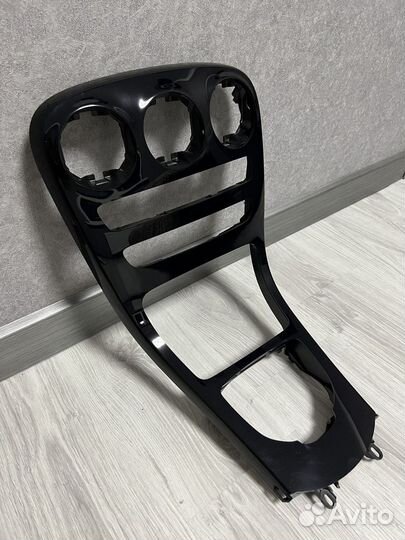 Накладка центральной консоли Mercedes GLC X253