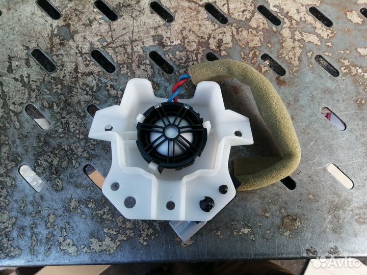 Динамик пищалка задней двери Range Rover Sport 2