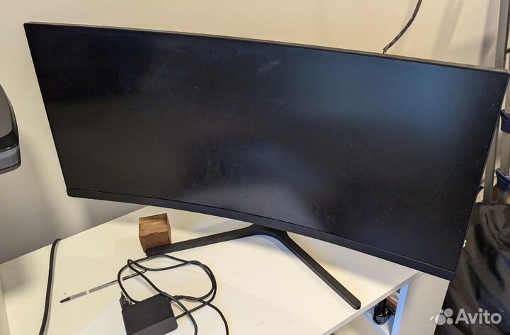 Монитор Xiaomi Curved Gaming Monitor 30 с дефектом