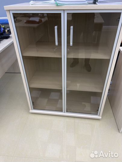 Продается офисная мебель и оргтехника