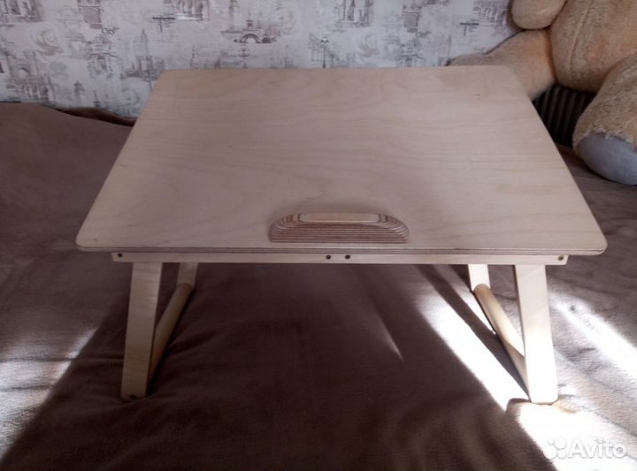 Столик для ноутбука