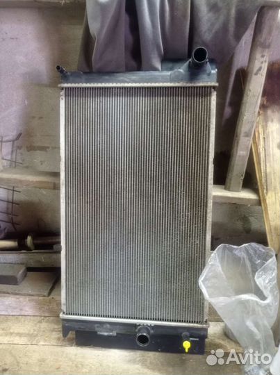 Радиатор охлаждения toyota Corolla/auris 2007