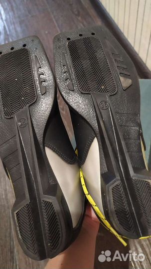 Лыжные ботинки новые 35 р