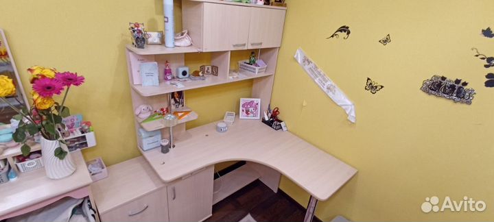 Письменный стол, стол туалетный, шведская стенка