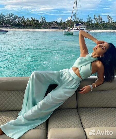 Атласный комбинезон