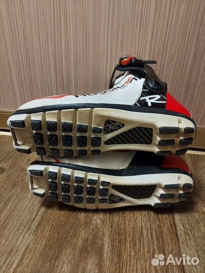 Лыжные ботинки коньковые rossignol