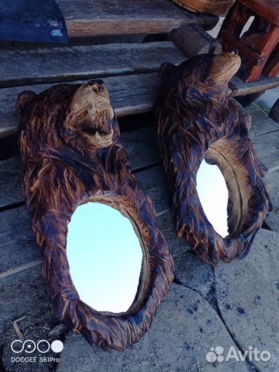 Зеркало в дереве
