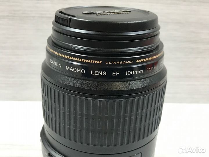 Объектив Canon EF 100 мм f/2.8 Macro USM
