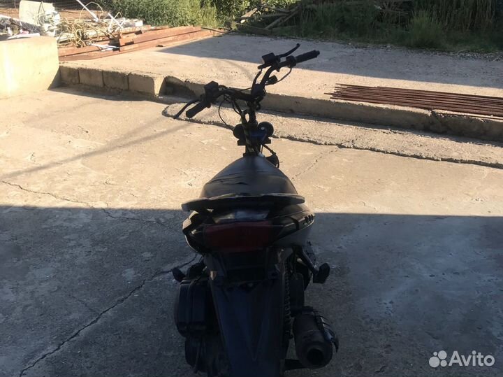 Скутер 150 кубов