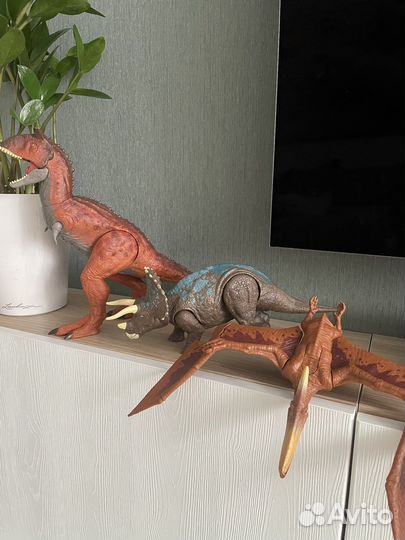 Динозавры jurassic world