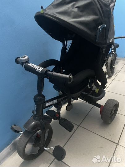 Детский велосипед трехколесный с ручкой бу