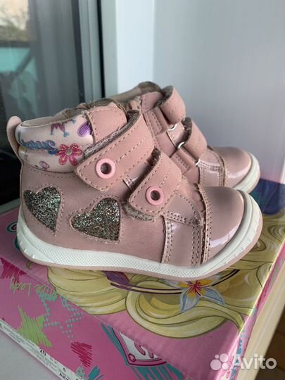 Ботинки для девочки 20р