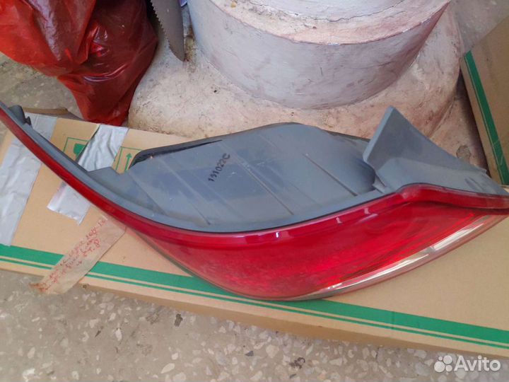 Фонари задние левый и правый на Hyundai Solaris