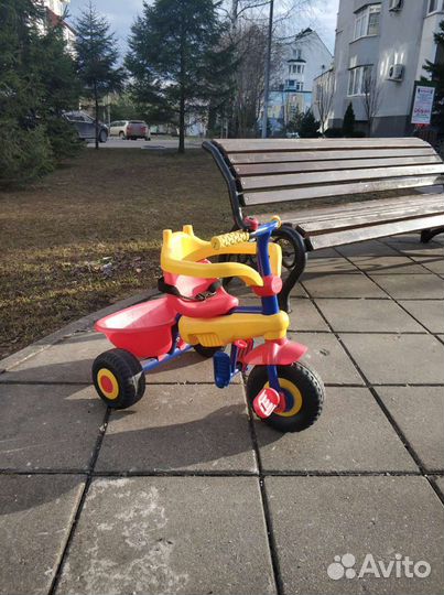 Детский трехколесный велосипед