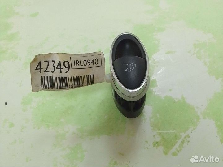 Кнопка открывания багажника Mercedes-Benz CLS-Clas