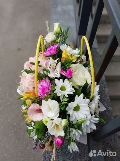 Цветочная композиция в сумочке Доставка