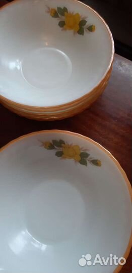 Набор столовой посуды новый