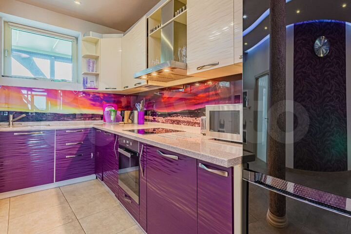 3-к. квартира, 92 м², 8/23 эт.