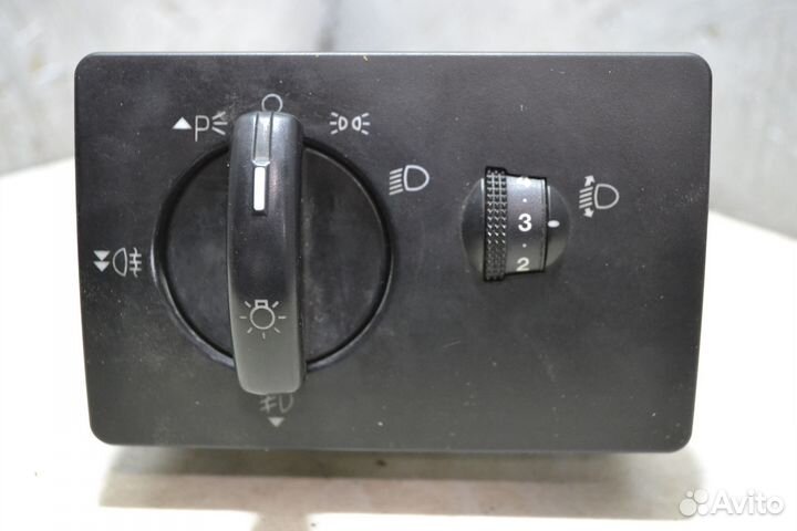 Блок управления светом Ford Focus 2