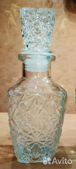 Штофы, графины, парфюмерные флаконы винтажные