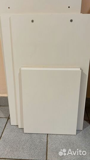 Шкаф с ящиками некомплектный. Доски