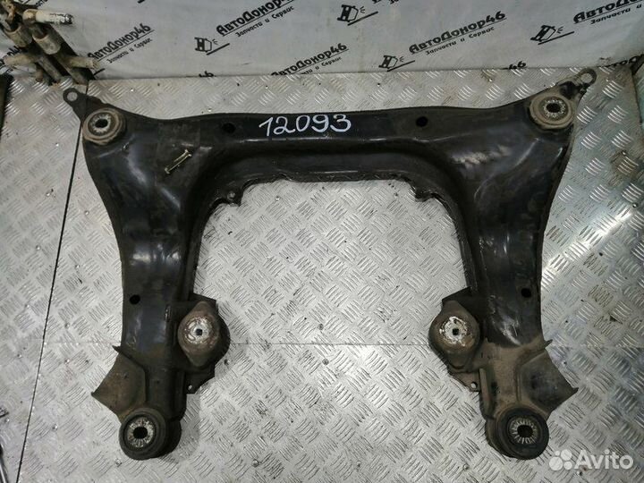 Подрамник передний Volkswagen Passat B5