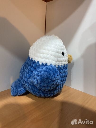 Вязаныая игрушка попугайчик