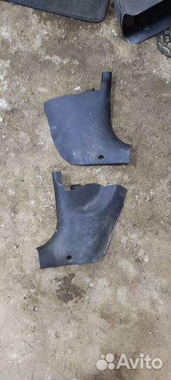 Обшивка передней стойки левая/правая Пассат б5+