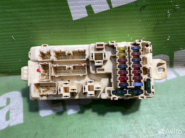 Блок предохранителей салонный Mitsubishi Galant