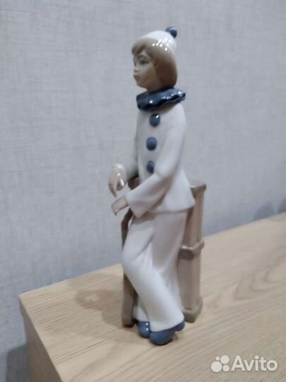 Фарфоровые статуэтки