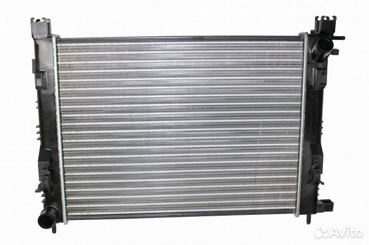 Радиатор охлаждения Renault Logan 2