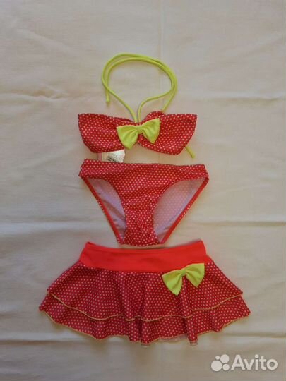 Купальник для девочки новый на 4-5 лет