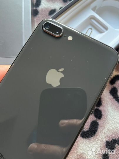 iPhone 8 Plus, 64 ГБ