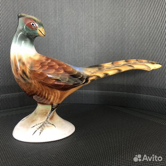 Фарфоровая статуэтка птицы