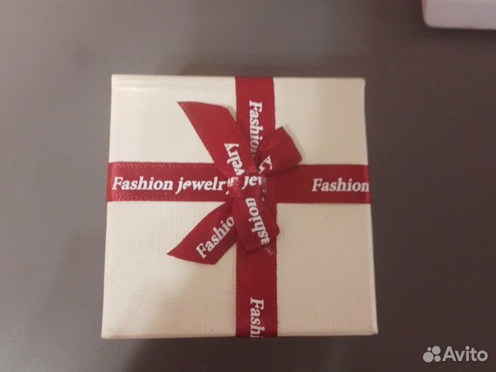 Маленький подарочный бокс, помни цифровой цырк