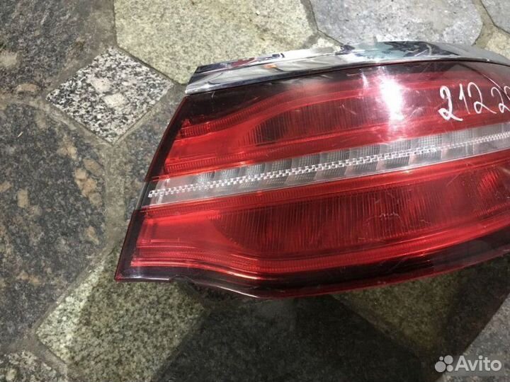 Фонарь наружный задний правый Mercedes-Benz