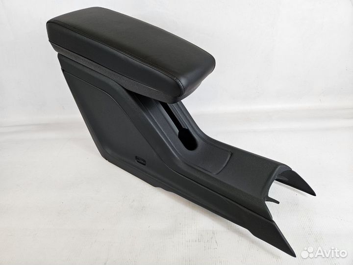 Подлокотник LADA Vesta увеличенный