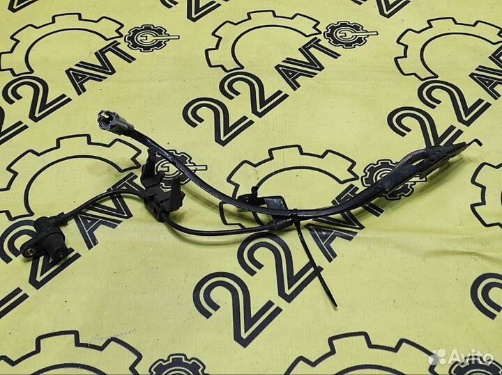 Датчик ABS передний правый Toyota Harrier GSU31