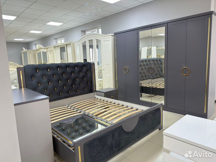 Спальный гарнитур 