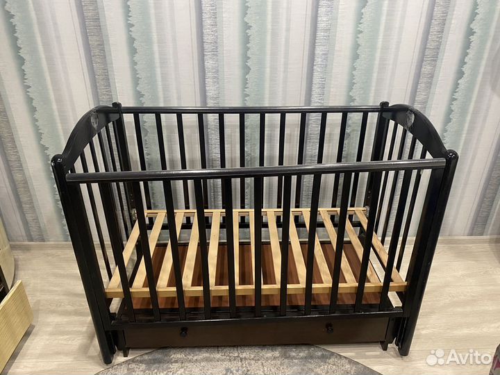 Детская кровать с маятником бу