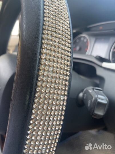Оплетка на руль со стразами
