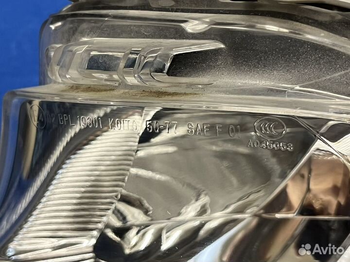 Фара противотуманная левая правая Lexus LS