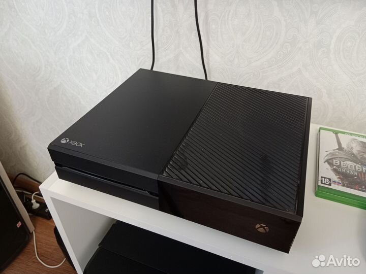 Игровая приставка Xbox One 1тб