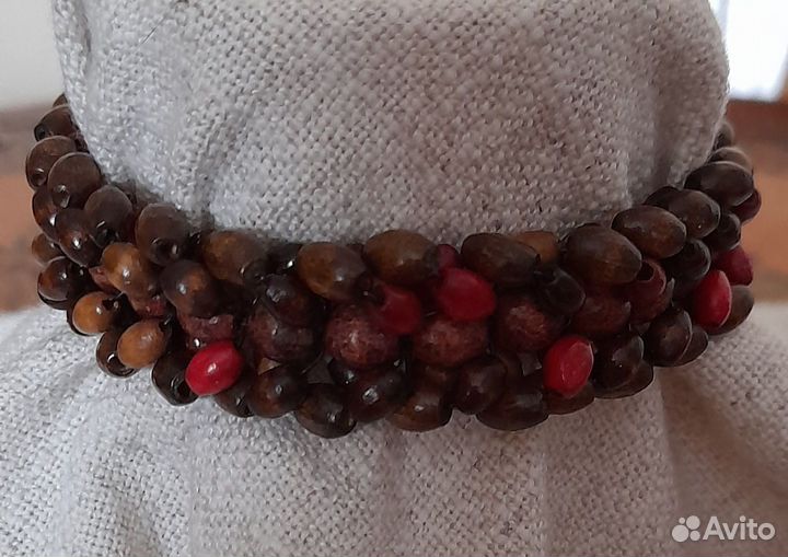 Бусы, браслеты