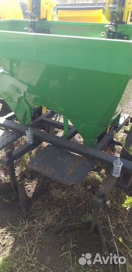 Картофелесажалка для минитрактора