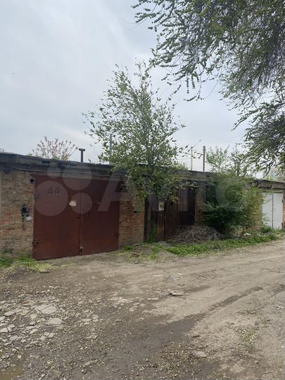 Гараж, > 30 м²