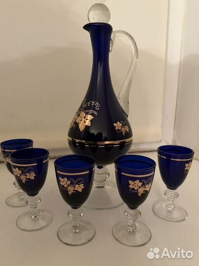 Графин с рюмками