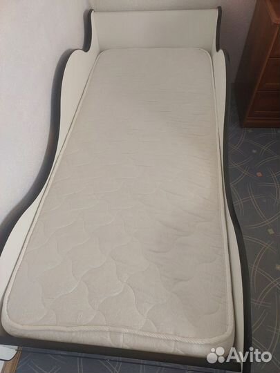 Детская кровать машина бу с матрасом