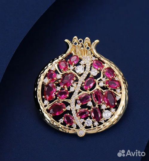 Брошь гранат