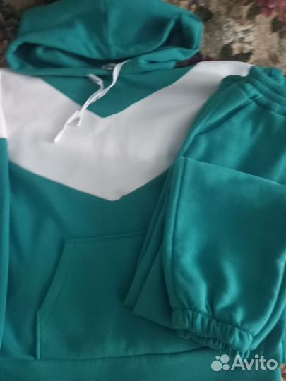 Спортивный костюм женский